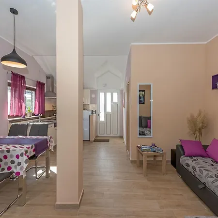 Lavanda Apartment Jezera